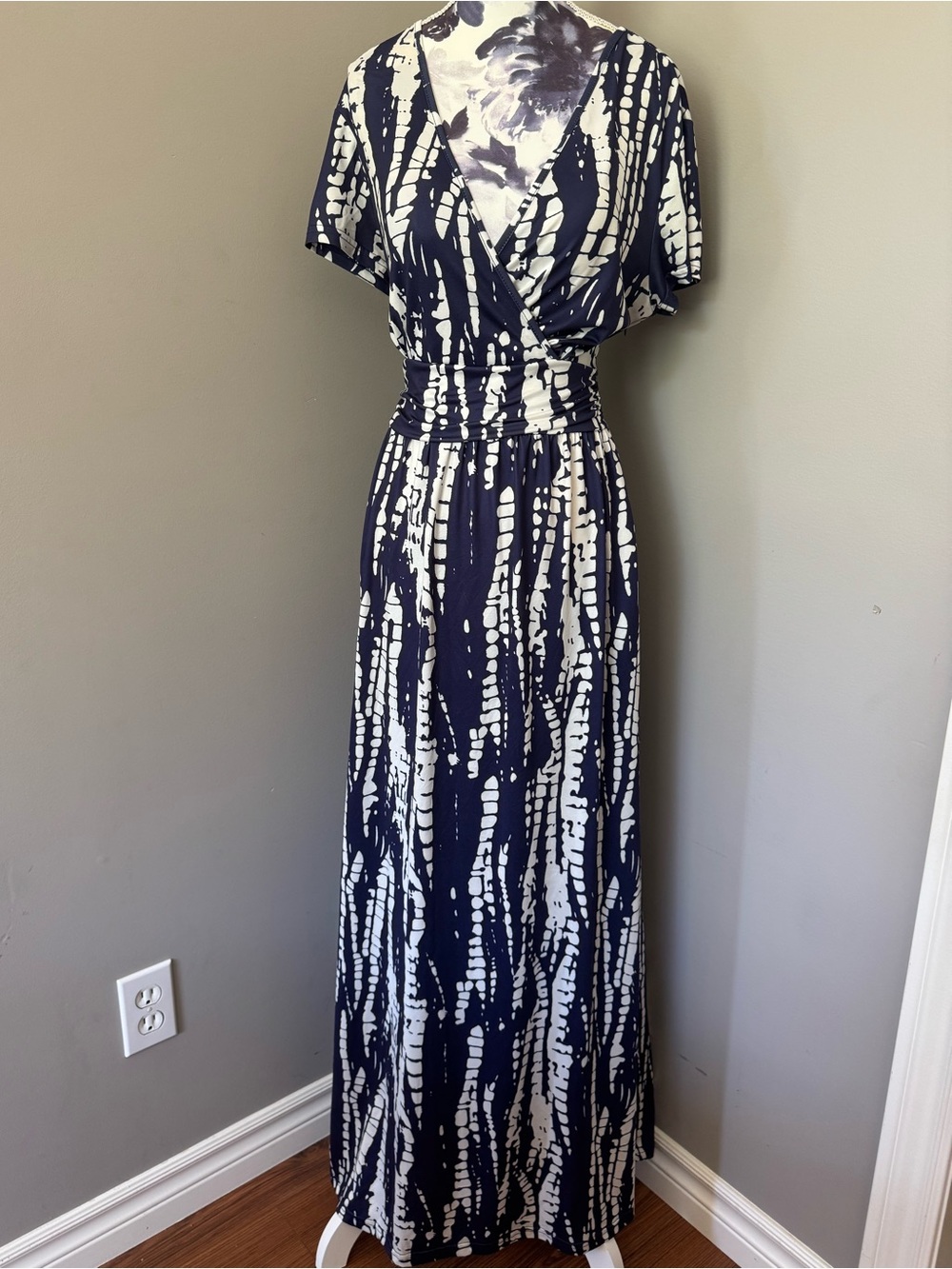 Ouges Navy and White Printed Maxi Dress with Gathered Waist